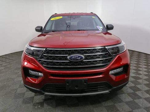 Used 2023 Ford Explorer XLT w/ Equipment Group 202A AWD/4WD image 4