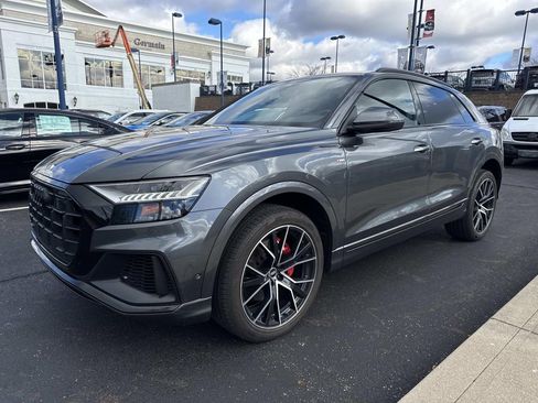 Used 2022 Audi Q8 Premium Plus image 2