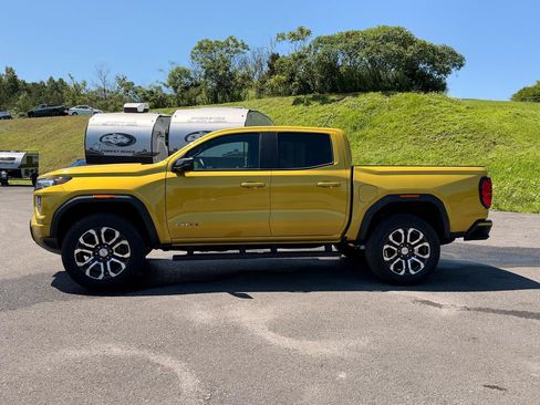 Used 2023 GMC Canyon AT4 w/ LPO, Skid Plate Package AWD/4WD image 8