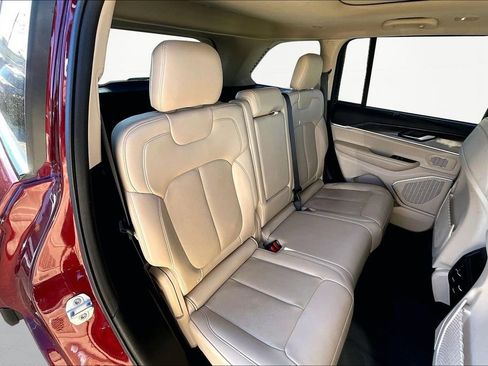 Used 2022 Jeep Grand Cherokee Limited w/ Luxury Tech Group II image 27