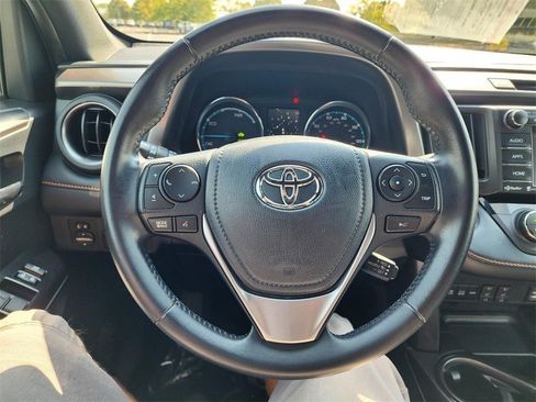 Used 2017 Toyota RAV4 SE AWD/4WD image 25