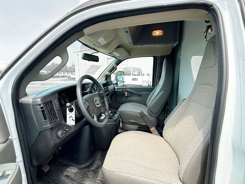 New 2024 Chevrolet Express 4500 w/ Power Convenience Package image 15