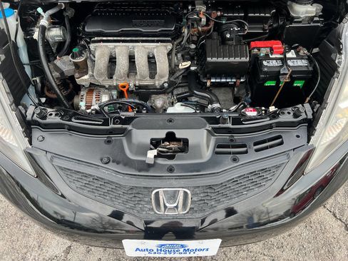 Used 2013 Honda Fit Base 4dr Hatchback 5M image 37