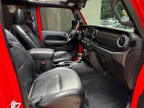 Used 2020 Jeep Wrangler Unlimited Sahara AWD/4WD image 6