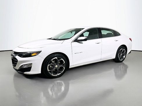 Used 2023 Chevrolet Malibu LT image 3