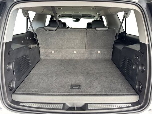 Used 2018 Chevrolet Suburban Premier image 21