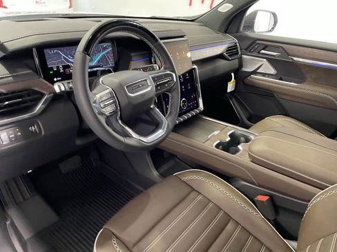 New 2026 GMC Acadia Denali Ultimate w/ LPO, Floor Liner Package image 17