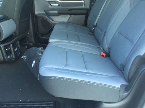 Used 2022 RAM 1500 Big Horn AWD/4WD image 17