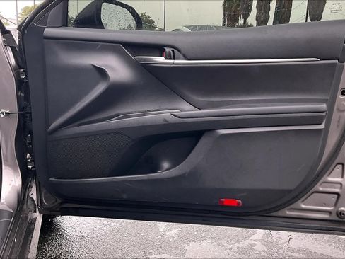 Used 2020 Toyota Camry LE FWD image 20