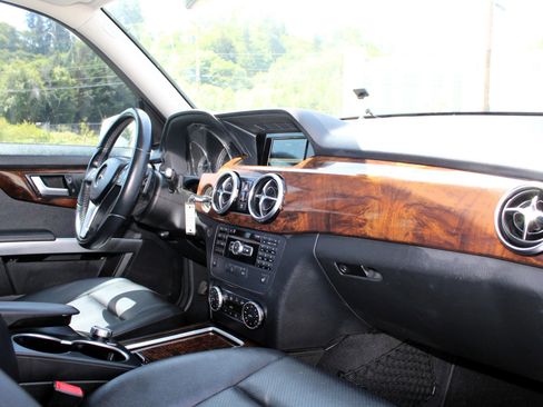 Used 2014 Mercedes-Benz GLK 350 4MATIC image 16