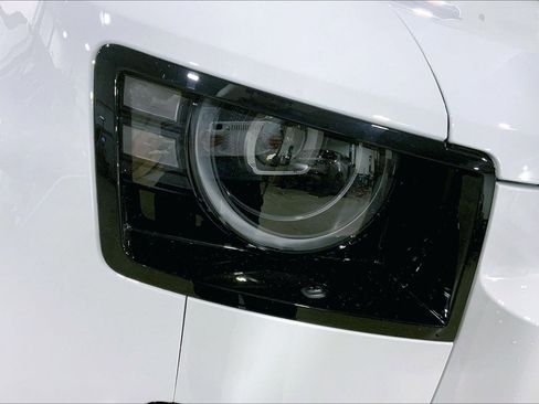 New 2026 Land Rover Defender 110 X-Dynamic SE image 13