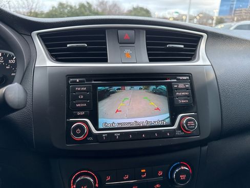 Used 2018 Nissan Sentra S image 7