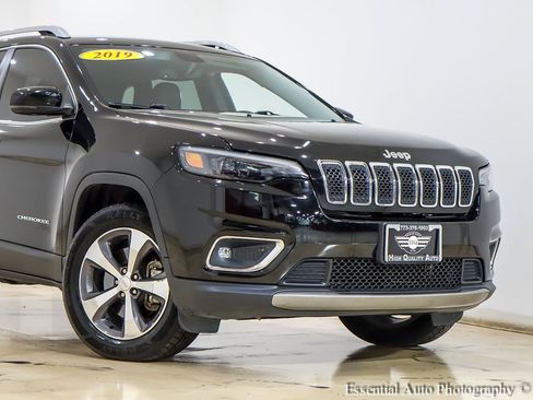 Used 2019 Jeep Cherokee Limited AWD/4WD image 2