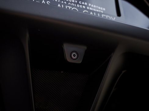 Used 2018 Ferrari GTC4Lusso image 12