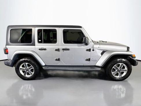 Used 2021 Jeep Wrangler Unlimited Sahara AWD/4WD image 4
