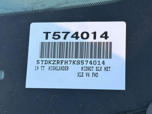 Used 2019 Toyota Highlander SE image 14