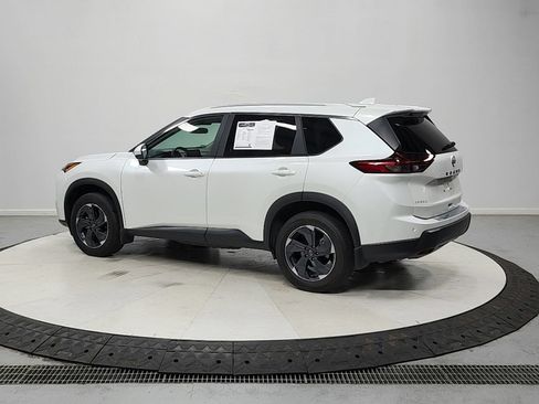 Used 2025 Nissan Rogue SV w/ SV Premium Package FWD image 5
