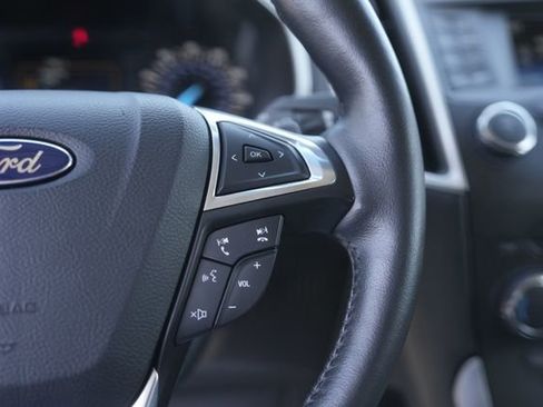 Used 2015 Ford Edge SEL image 23