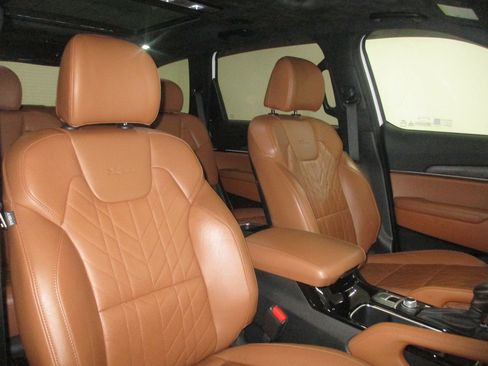 Used 2024 Kia Telluride SX Prestige X-Pro AWD/4WD image 15