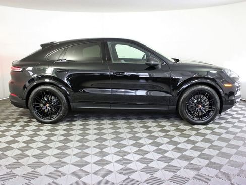 Certified 2026 Porsche Cayenne E-Hybrid Coupe image 8