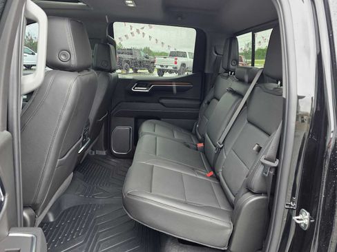 Used 2025 GMC Sierra 1500 Denali w/ Denali Reserve Package AWD/4WD image 16
