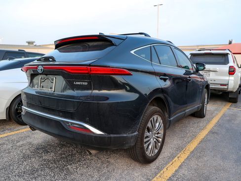 Used 2024 Toyota Venza Limited image 7