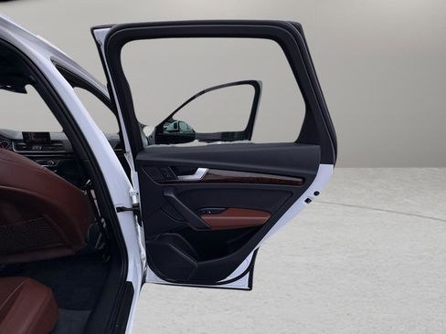 Used 2019 Audi Q5 2.0T Premium w/ Convenience Package image 32