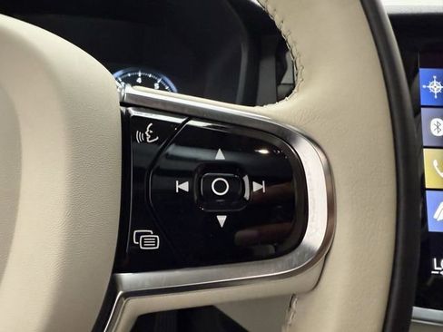 Used 2021 Volvo S60 T5 Momentum w/ Premium Package image 19