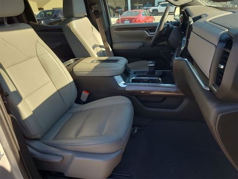 Certified 2022 Chevrolet Silverado 1500 LT Trail Boss w/ Convenience Package II image 29