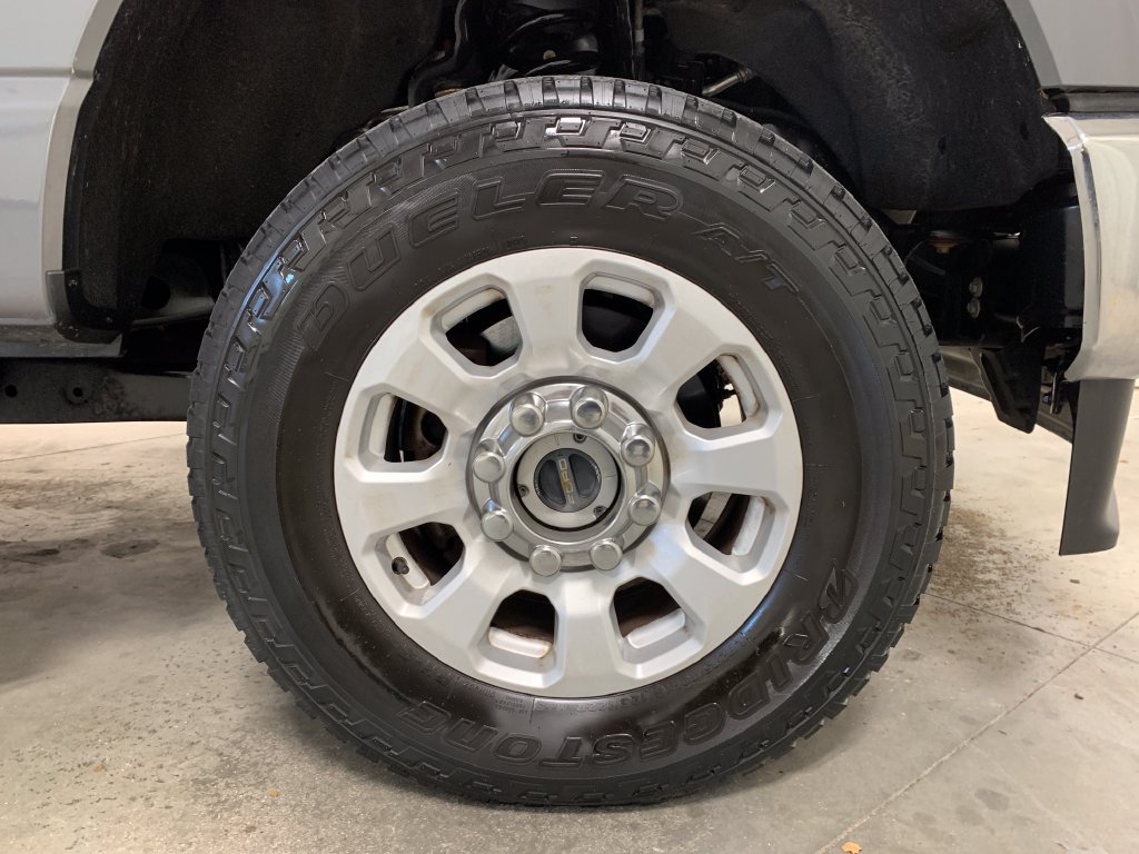 Used 2023 Ford F350 XLT w/ FX4 Off-Road Package AWD/4WD image 12