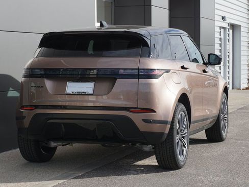New 2025 Land Rover Range Rover Evoque S image 2