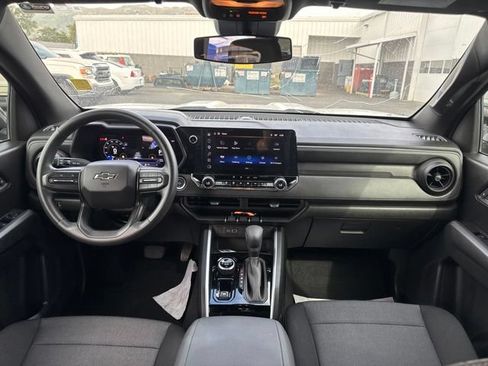 Used 2025 Chevrolet Colorado Trail Boss AWD/4WD image 12