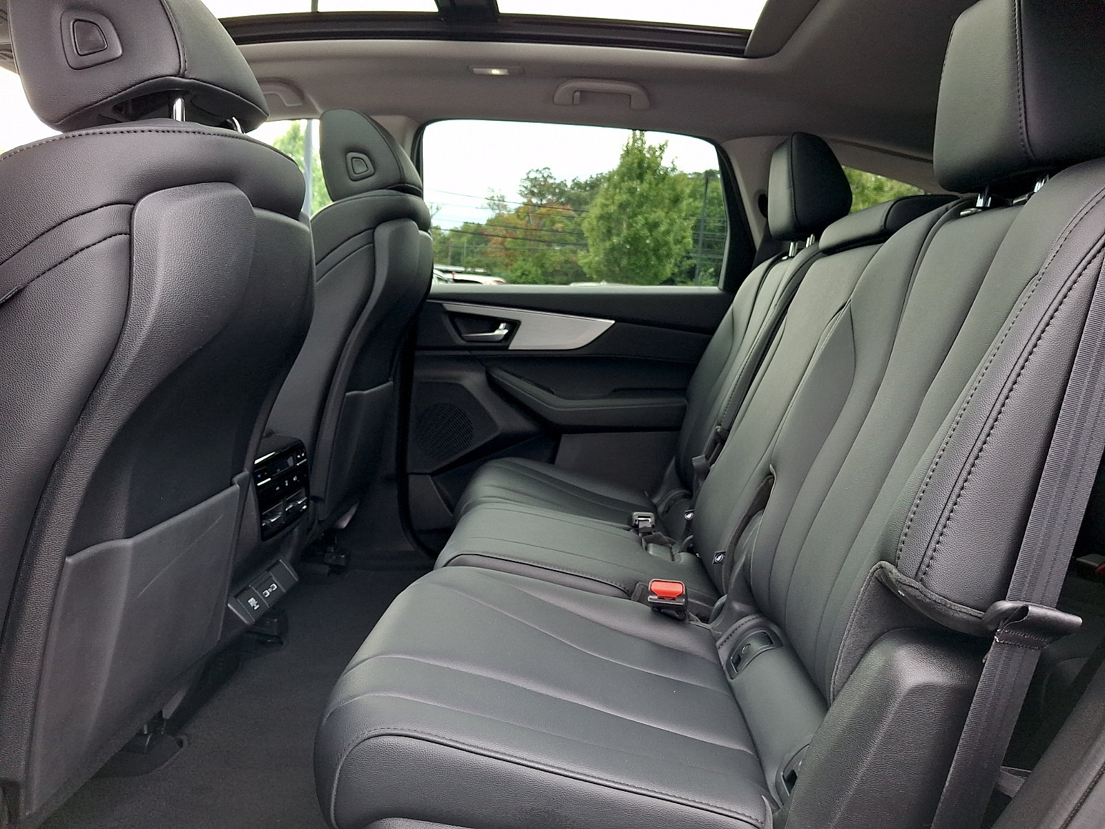 Certified 2024 Acura MDX SH-AWD image 10