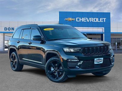 Used 2025 Jeep Grand Cherokee Limited w/ Black Appearance Package