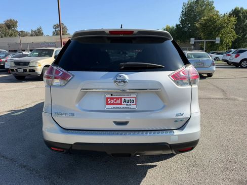 Used 2014 Nissan Rogue SV FWD image 4