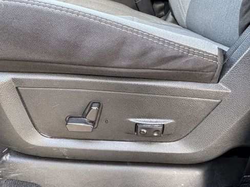 Used 2024 RAM 3500 Big Horn image 12