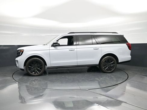 Used 2025 Ford Expedition Max Platinum w/ Stealth Appearance Package image 6