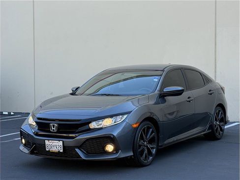 Used 2018 Honda Civic Sport image 3
