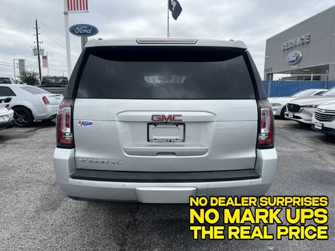 Used 2016 GMC Yukon XL SLT RWD image 3