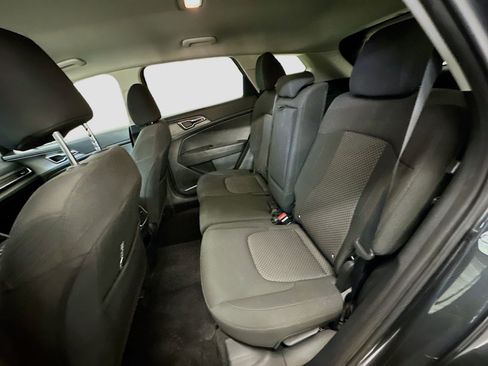 Used 2024 Kia Sportage LX image 28