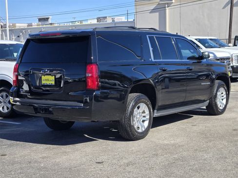 Used 2015 Chevrolet Suburban LT w/ Luxury Package image 5