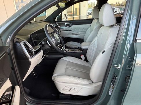 Used 2025 Kia Sorento SX Prestige image 25