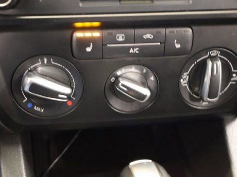 Used 2015 Volkswagen Jetta SE image 15