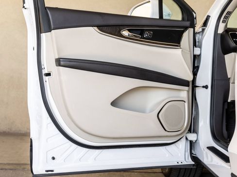 Used 2018 Lincoln MKX Reserve FWD image 15