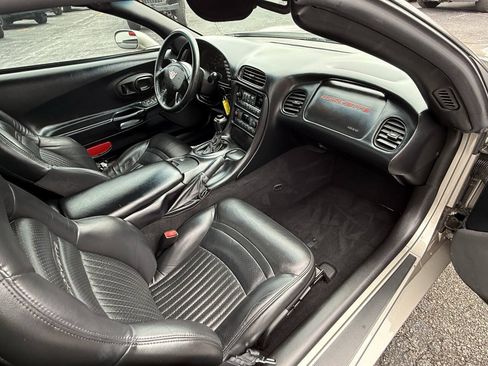 Used 1998 Chevrolet Corvette Coupe w/ Roof Pkg RWD image 24
