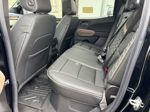 New 2026 GMC Canyon Denali w/ LPO, Denali Black Edition image 5