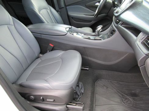 Used 2020 Buick Envision Essence w/ Experience Buick Package image 9
