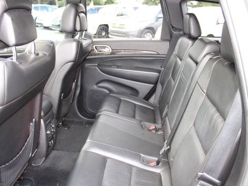 Used 2011 Jeep Grand Cherokee Laredo AWD/4WD image 19