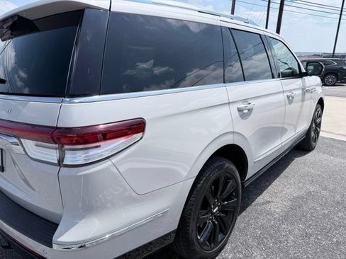 Used 2024 Lincoln Navigator Reserve AWD/4WD image 15