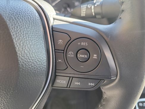 Certified 2025 Toyota Corolla SE image 28